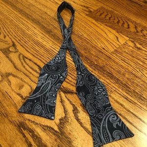 Cremieux Bow Tie